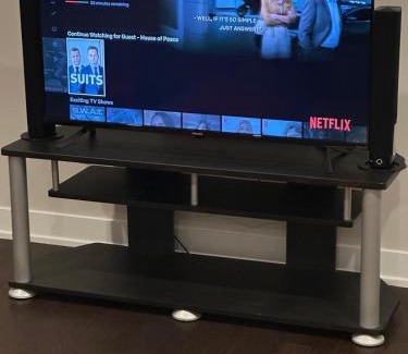 Ottawa Division Appartement | House of Peace - Includes Wi-Fi, Netflix