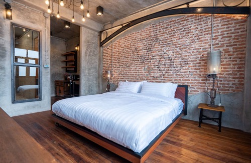 Phra Nakhon Hôtel | House of Machine - Deluxe room, located in Bangkok Old Town