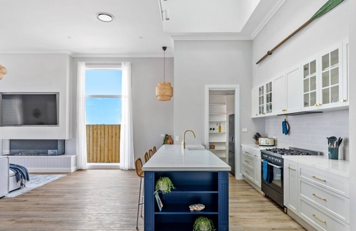 Catherine Hill Bay Maison | House on Catho and Moonee beach. SPECIAL BOOK 2 NIGHTS STAY 3*