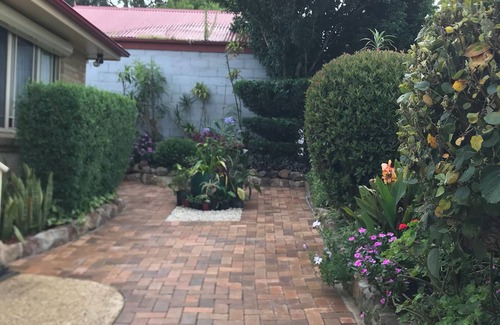 New Lambton Heights Maison | House - opposite John Hunter Hospital and Newcastle Private Hospital