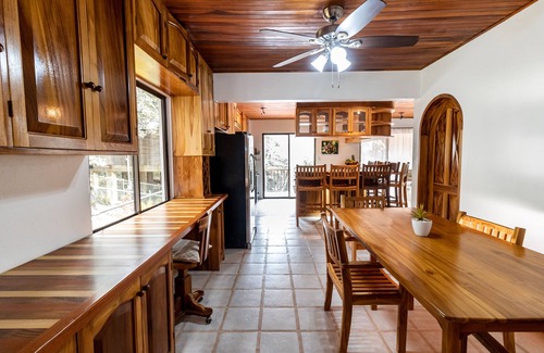 El Cerro Maison | House,Pool in the jungle.Great location short walk to famous Playa la Macha
