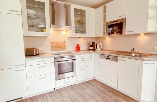 Kaltenhof Maison | House Sansibar only 700m from the beach with sauna & fireplace and large garden