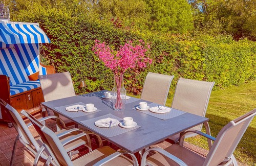 Kaltenhof Maison | House Sansibar only 700m from the beach with sauna & fireplace and large garden