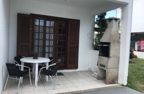 Armacao Maison | House (Manor House) at 50 M from Armação and Matadeiro beach - Floripa