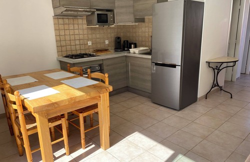 Le Bosc Appartement | T3 holiday rental in Hérault garden near Lac Salagou