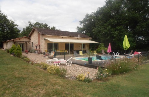 Sainte-Sabine-Born Maison | Chaleureuse maison de campagne au calme 8-10 personnes