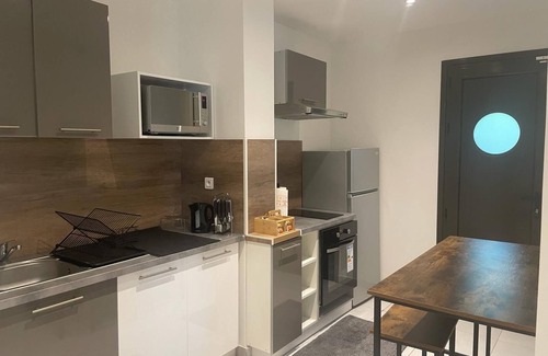 Villeneuve-le-Roi Maison | Maison Villa 15min Orly 20min Paris avec piscine, SPA, sauna et salle fitness