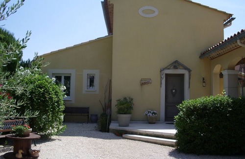 Pujaut Villa | Maison avec jardin arboré