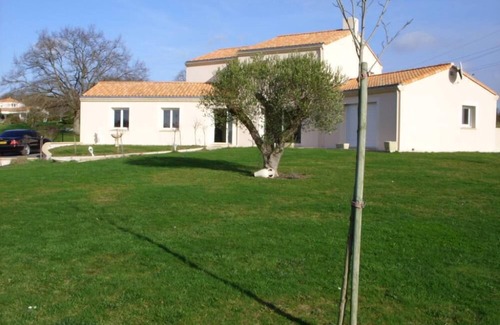 Port-Saint-Pere Villa | PROXIMITE DE PORNIC VILLA 230 M2 TERRASSE PISCINE 12 M CHAUFFEE JACUZZI