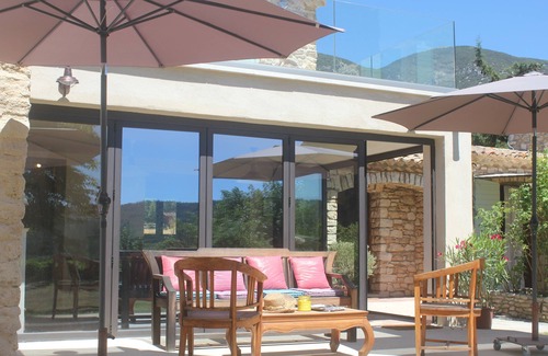 Rustrel Villa | Au coeur du Luberon Mas de charme en pierres avec piscine clôturée