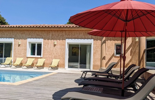 Pinarellu Villa | VILLA SPACIEUSE - PISCINE CHAUFFEE (1/04 au 31/10) - PROCHE PLAGE PINARELLO