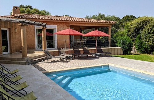 Pinarellu Villa | VILLA SPACIEUSE - PISCINE CHAUFFEE (1/04 au 31/10) - PROCHE PLAGE PINARELLO