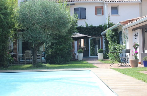 Toulouse South-East Maison | Centre - Maison de Charme de 200 M2 avec Piscine et SPA . Calme et Résidentiel