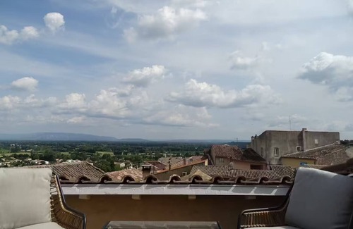 Chateauneuf-de-Gadagne Maison | Maison avec terrasse panoramique