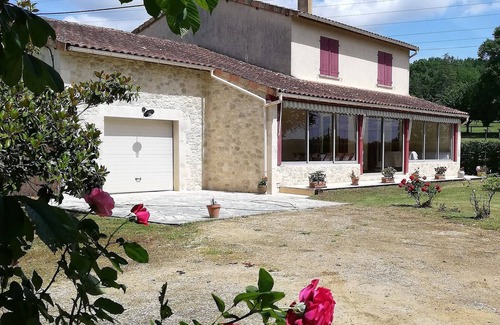 Mauzac-et-Grand-Castang Maison | Maison avec piscine chauffée sur terrain de 3000 M² clôturé à Mauzac Périgord
