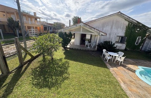 Santa Teresinha Maison | House with a unique style, cozy and just a few meters from the beach.
