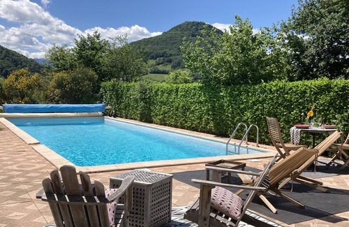 Saint-Martin-d'Uriage Maison | Maison avec belle piscine et jardin arboré invitant à la farniente .