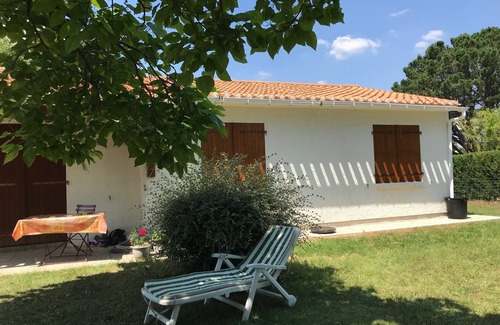 Saint-Vincent-sur-Jard Villa | maison à 600 m plage avec terrain clos dans lotissement environnement calme.