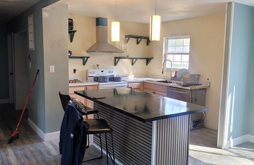 Capitol Heights Maison | House with 2 bedrooms with private bathroom each room ready for you