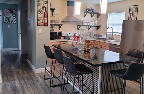 Capitol Heights Maison | House with 2 bedrooms with private bathroom each room ready for you