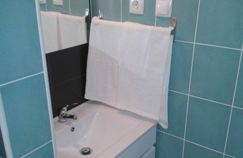 Vimieiro Appartement | Maison avec 3 chambres au rez de chaussée donnant sur la piscine.