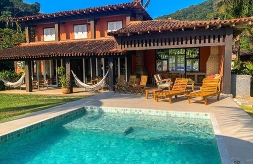 Ponta do Sape Maison | Belle maison avec plage privée et jetée et 5 suites sur Contour Road