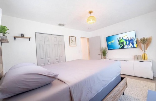 Biscayne Park Maison | HOUSE WITH A HOT TUB ! ONLY 10 MINS TO THE BEACH