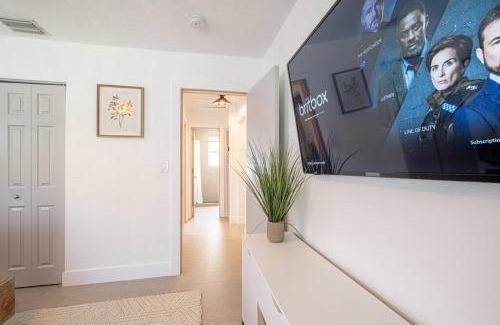 Biscayne Park Maison | HOUSE WITH A HOT TUB ! ONLY 10 MINS TO THE BEACH