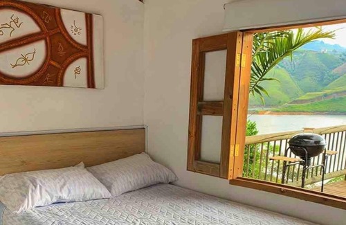 El Penol Station Balnéaire | House with beautiful views and access to Lake Guatape.