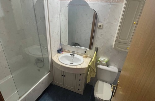 Rosas Maison | House with bedroom and bathroom.