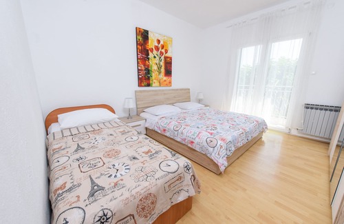 Dracevac Appartement | Maison avec grande piscine privée, grand espace barbecue