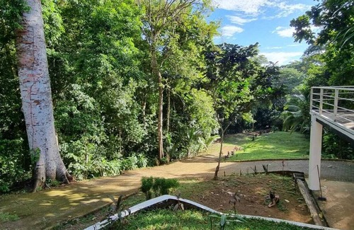 Barrio Ricos y Famosos Maison | House with pool among trees and with sea view!
