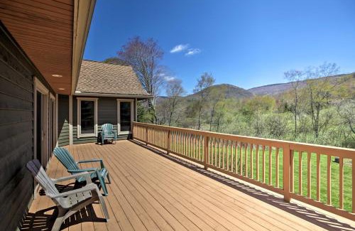 Snowshoe Maison | House with Deck, Fire Pit - 15 Mins to Snowshoe!