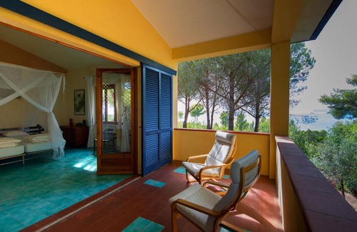 Madonna delle Grazie Maison | House with direct access and private terrace at sea only 10min from Capoliveri