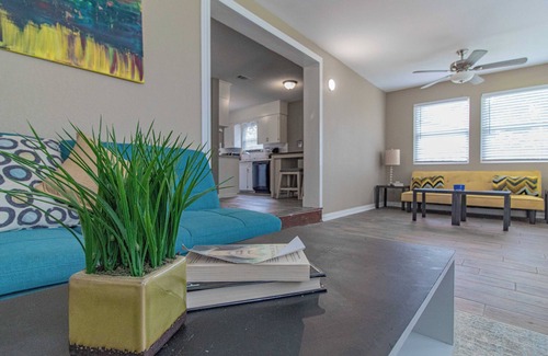Conway Maison | House with fenced-in backyard near educational & medical institutions in Conway.