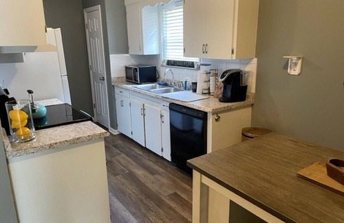 Conway Maison | House with fenced-in backyard near educational & medical institutions in Conway.
