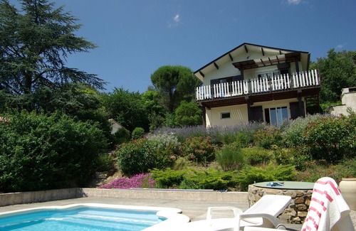 Ferrieres-Poussarou Maison | Maison avec piscine dans un environnement d'exception