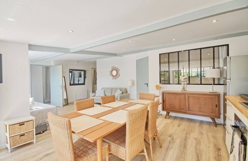 Normandy Landing Beaches Maison | Maison avec jardin à 200m de la plage et des commerces de SAINT AUBIN SUR MER