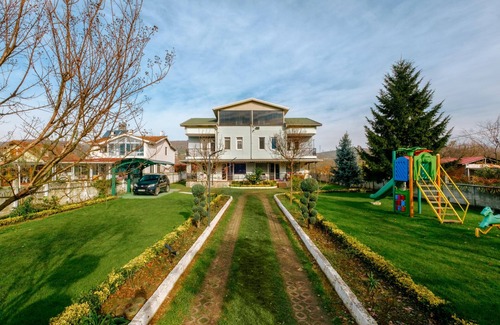 Southern Marmara Maison | House with Garden and Balcony in Kartepe