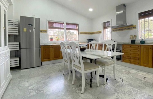 Colinas de San Antonio Villa | House with garden and private pool