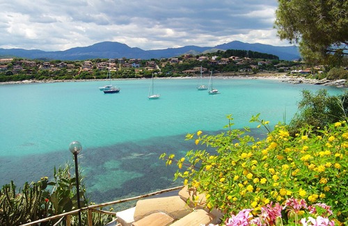 Arbatax Appartement | House with garden and porch 100 meters from the sea, free and equipped beach