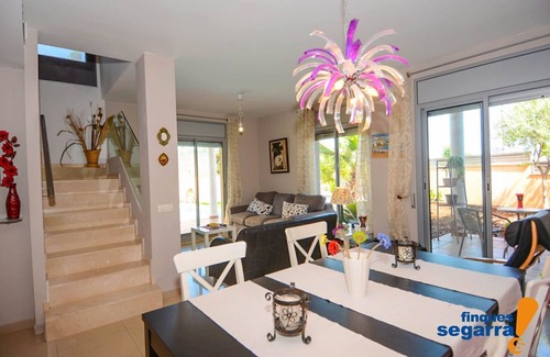 El Roc de Sant Gaieta Maison | Maison avec jardin, piscine et barbecue