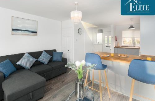 Whitnash Appartement | House with Garden & Private Driveway - Elite Properties