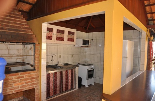Brotas Maison | Maison avec piscine chauffée et plafond escamotable pour l'hébergement à Brotas.