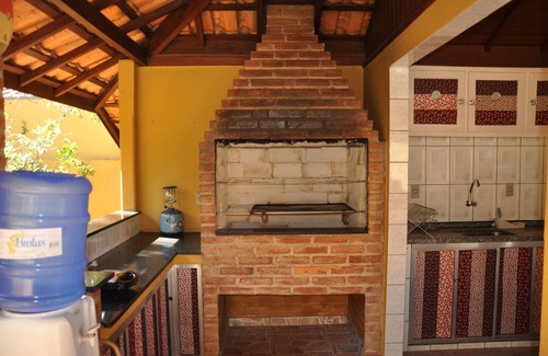 Brotas Maison | Maison avec piscine chauffée et plafond escamotable pour l'hébergement à Brotas.