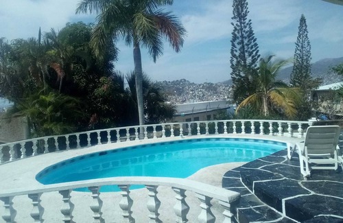 Caleta Maison | House with incredible ocean view and pool