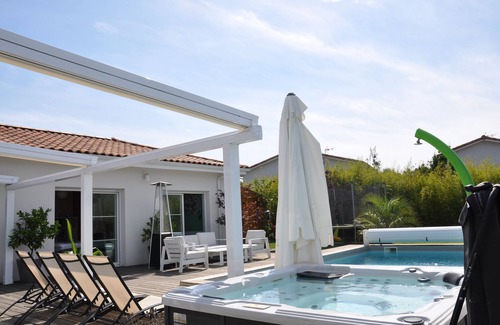 Bouliac Maison | Maison récente avec jacuzzi et piscine aux portes de Bordeaux