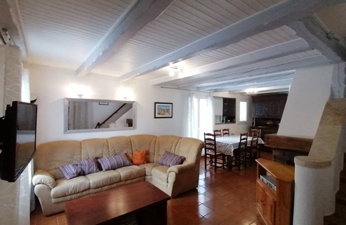Aubessagne Maison | Maison avec grand terrain et vue sur les montagnes