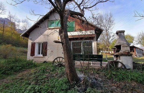 Aubessagne Maison | Maison avec grand terrain et vue sur les montagnes