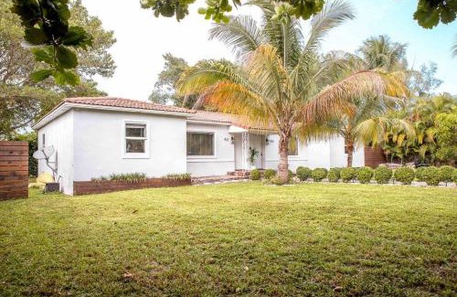 Biscayne Park Maison | HOUSE WITH POOL, 10 MINS DRIVE TO THE BEACH!